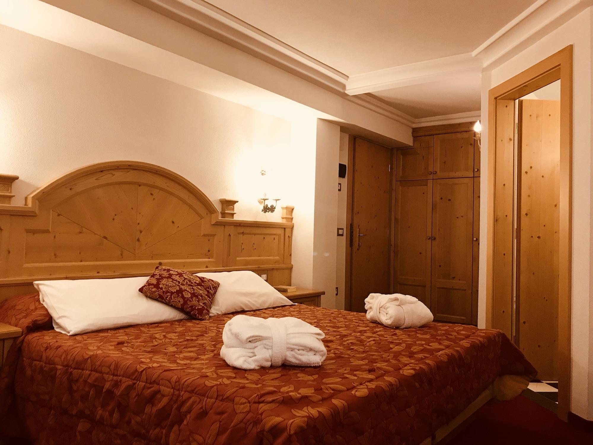Sporthotel Romantic Plaza Madonna Esterno foto