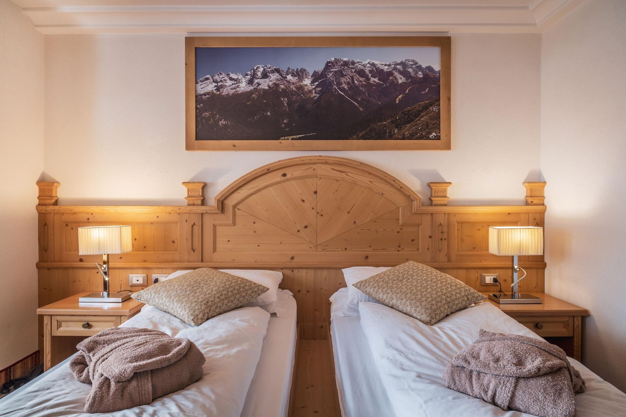 Sporthotel Romantic Plaza Madonna Esterno foto