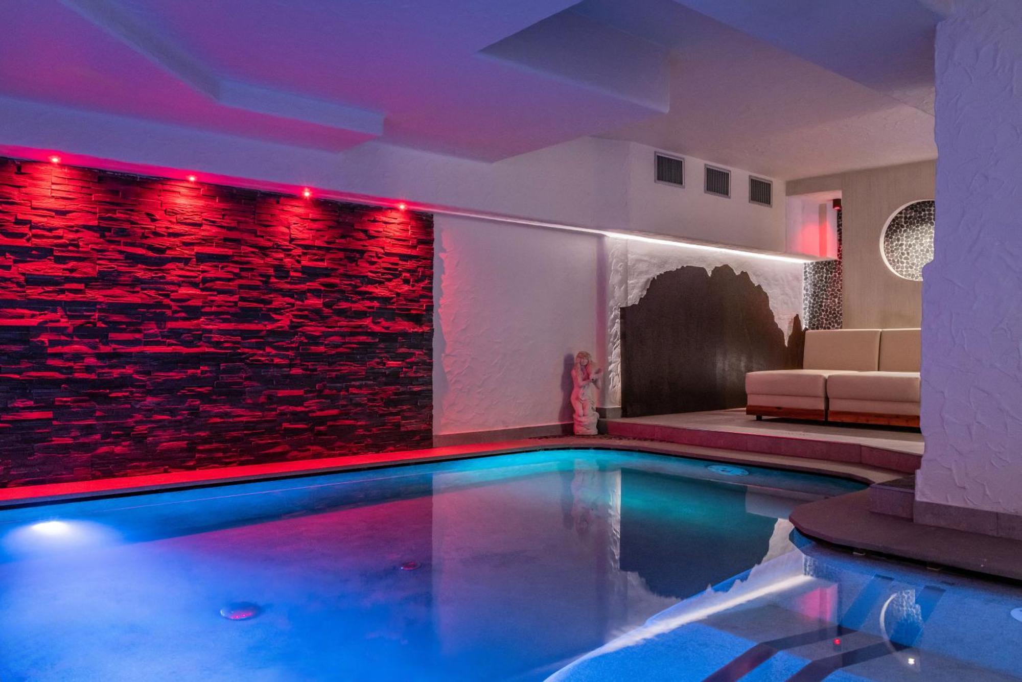 Sporthotel Romantic Plaza Madonna Esterno foto