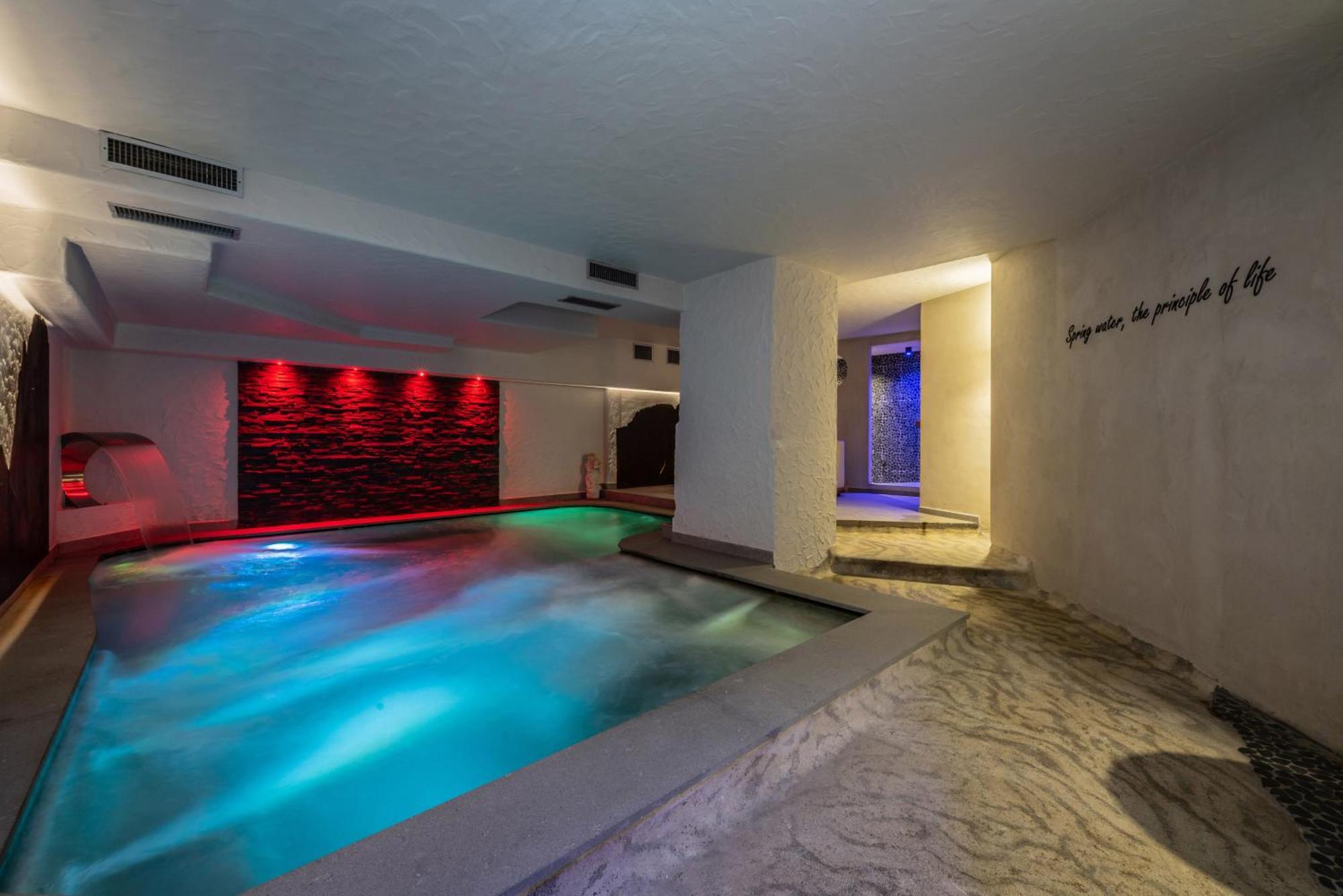 Sporthotel Romantic Plaza Madonna Esterno foto