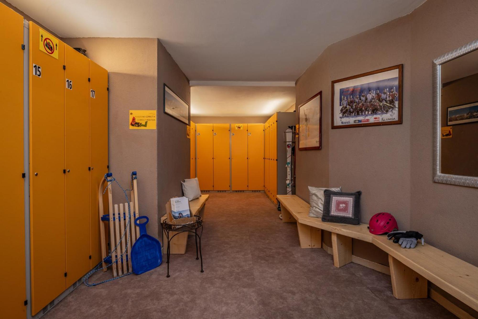 Sporthotel Romantic Plaza Madonna Esterno foto